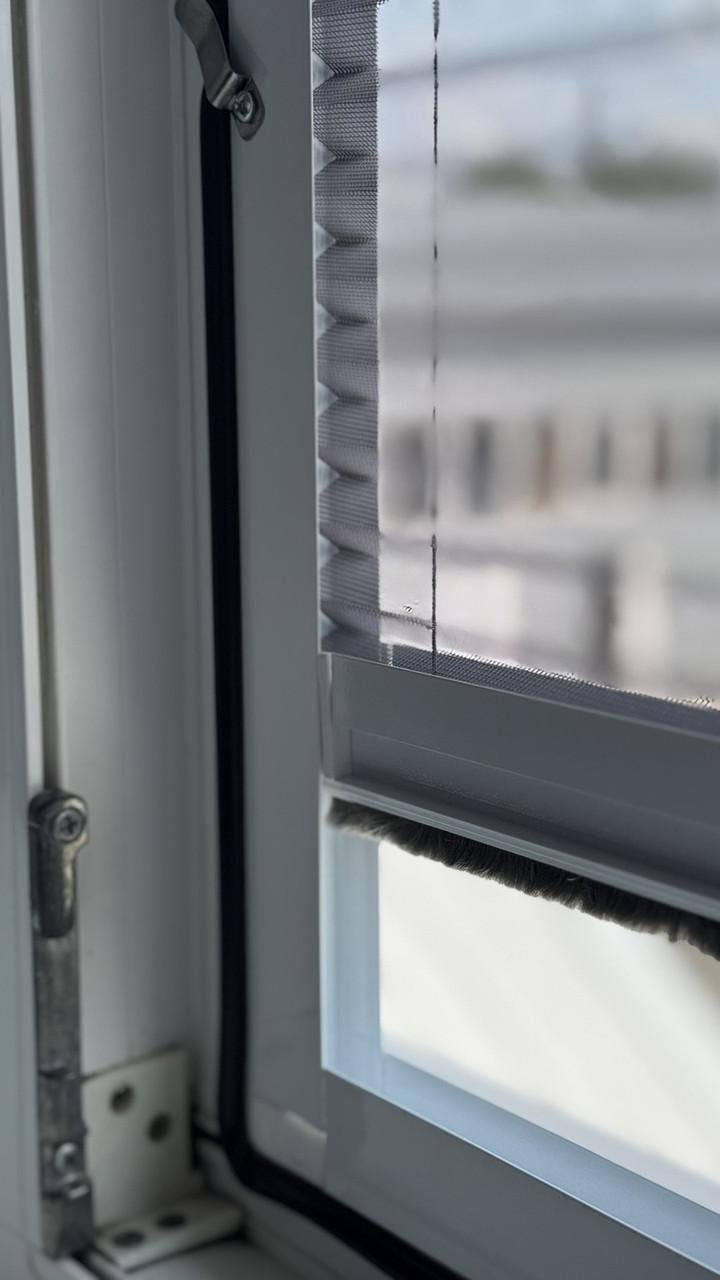 Москітна сітка пліссе з внутрішнім кріпленням для вікон/дверей на балкон/лоджію Антрацит (2712378582) - фото 7 Москітна сітка пліссе з внутрішнім кріпленням для вікон/дверей на балкон/лоджію Антрацит (2712378582) - фото 7