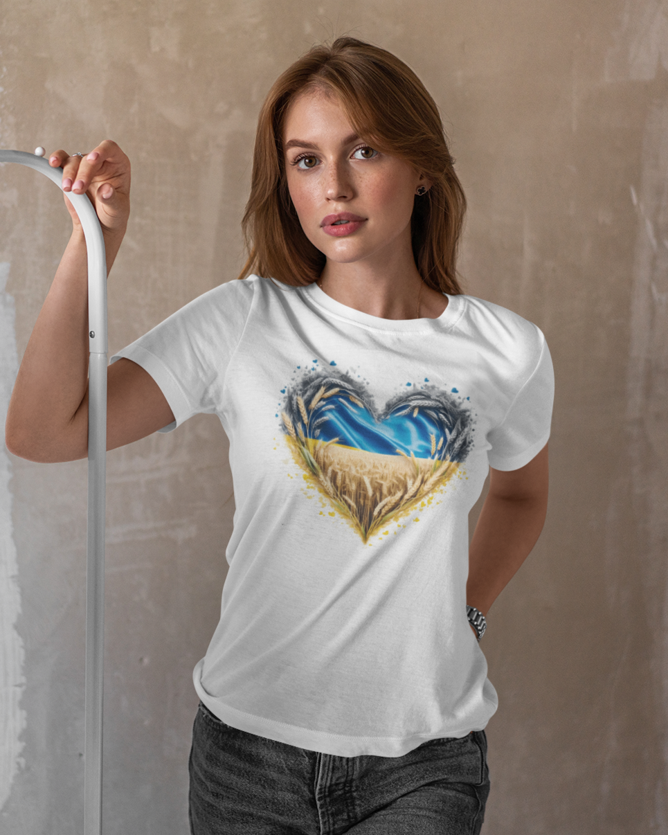 Футболка женская Mishe 21100005 патриотическая с сердцем 3XL Белый (21100005_27) - фото 2 Футболка женская Mishe 21100005 патриотическая с сердцем 3XL Белый (21100005_27) - фото 2