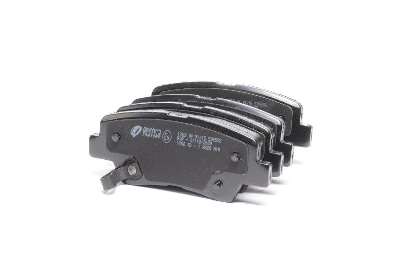 Тормозные колодки дисковые REMSA Hyundai Accent 2011- Kia rio 2011- Korando 2011- задние (1362.04) Тормозные колодки дисковые REMSA Hyundai Accent 2011- Kia rio 2011- Korando 2011- задние (1362.04)