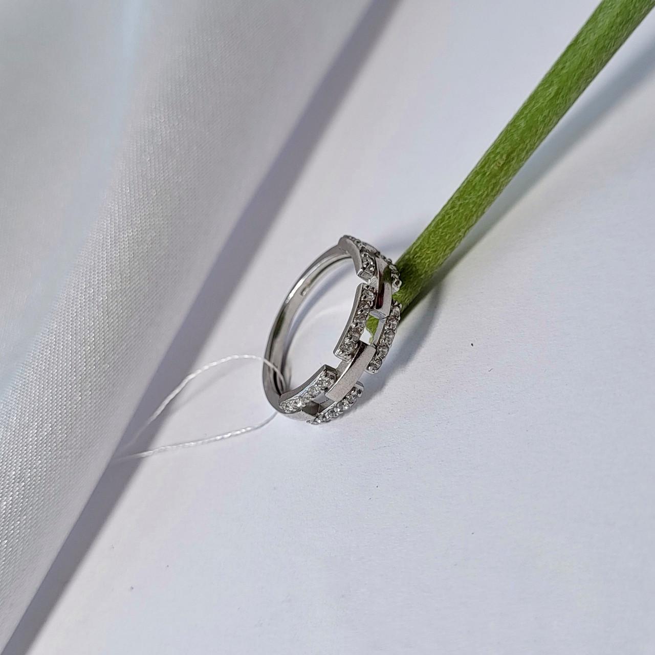 Каблучка з білими каменями срібло 925 проби родоване 1,90 г р. 18 (1425) - фото 6 Каблучка з білими каменями срібло 925 проби родоване 1,90 г р. 18 (1425) - фото 6