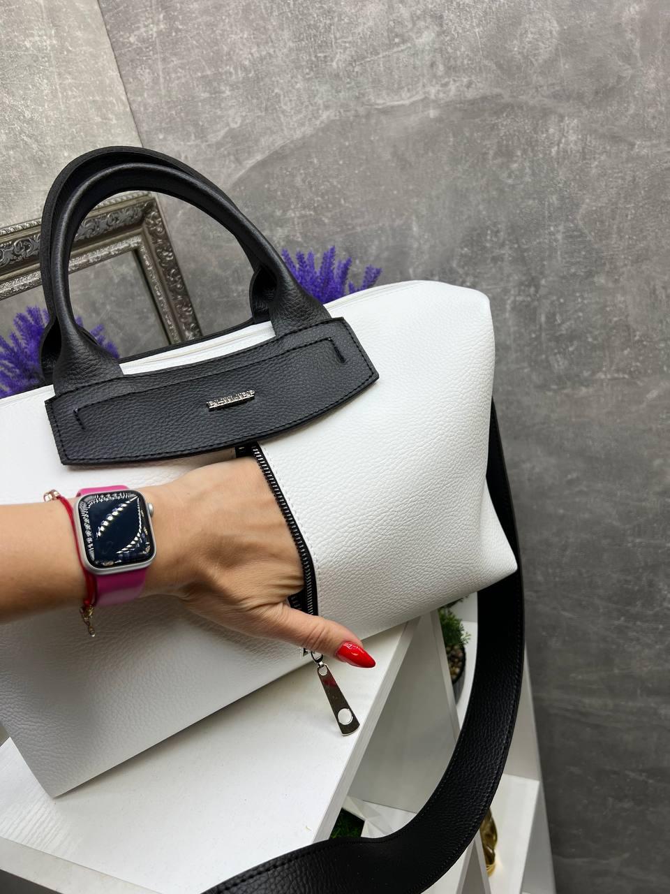 Сумка саквояж женская объемная из экокожи через плечо дорожная вместительная Белый с черным - фото 7 Сумка саквояж женская объемная из экокожи через плечо дорожная вместительная Белый с черным - фото 7