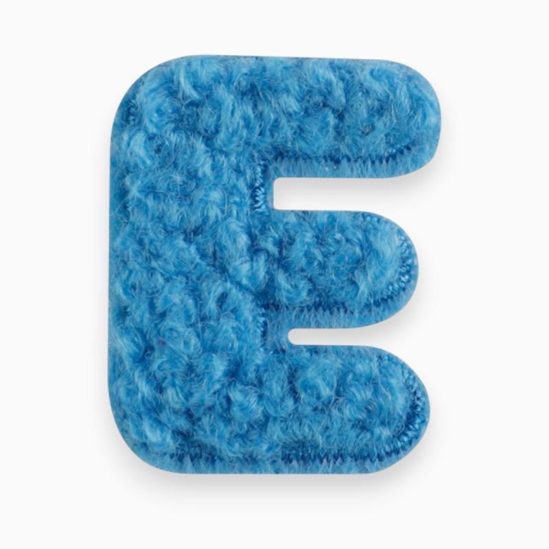 Термоаппликация буква "E" плюшевая 2,4х1,9 см 1 шт. Синий (АК2419б14)