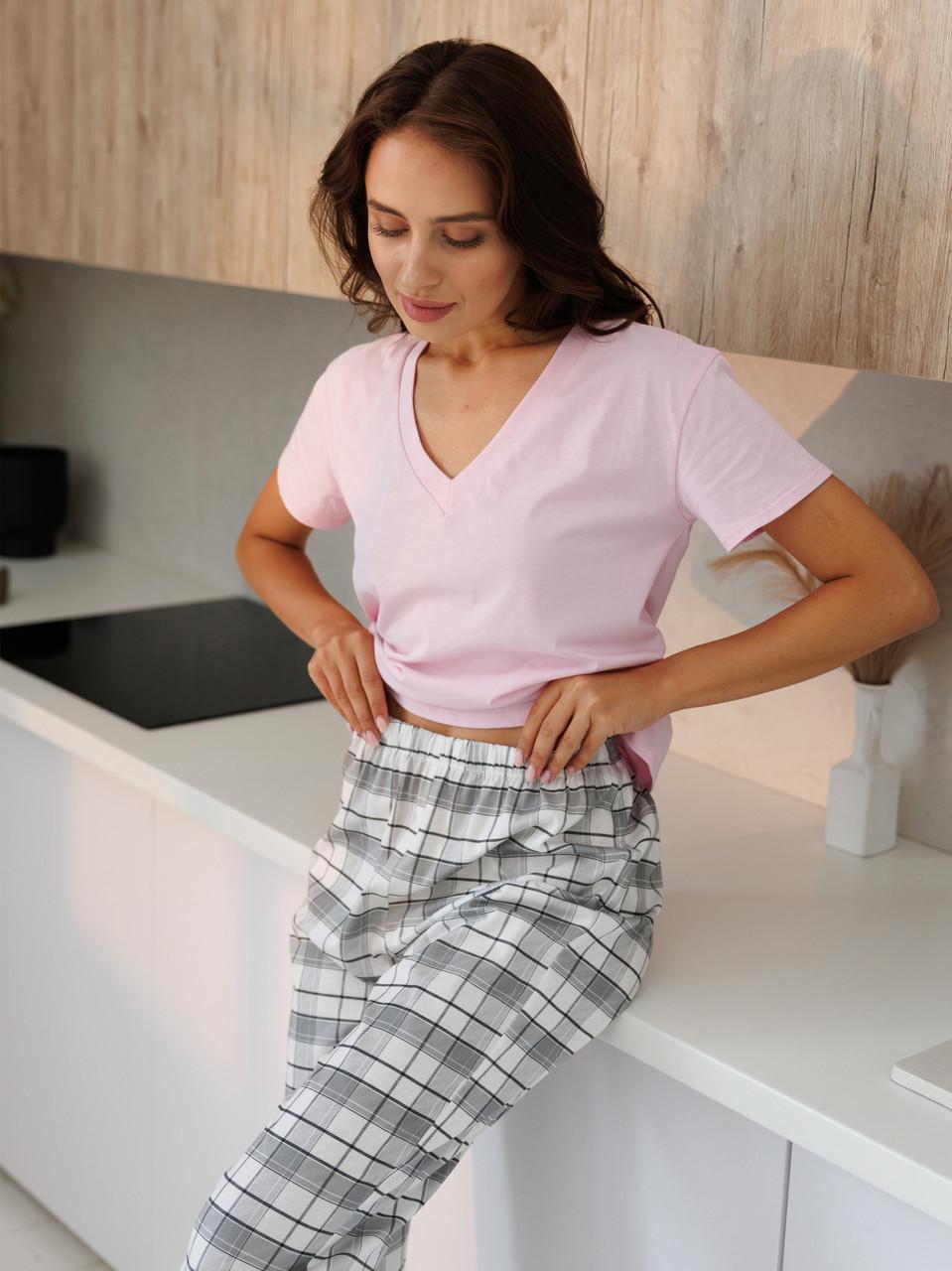 Пижама женская Roksana хлопковая футболка/штаны в клетку XS Розовый/Серый (1875/12059) Пижама женская Roksana хлопковая футболка/штаны в клетку XS Розовый/Серый (1875/12059)