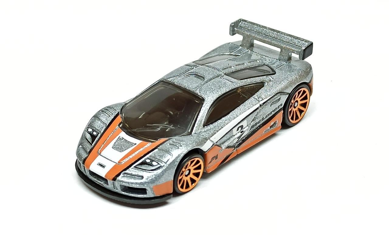Машинка Hot Wheels Mattel McLaren F1 GTR коллекция Retro Racers (HCX86)
