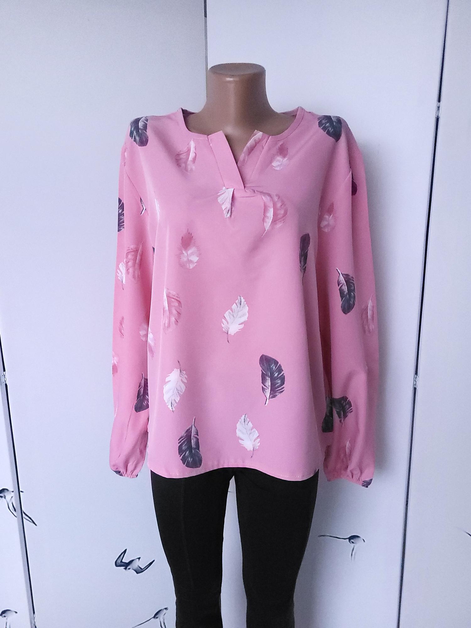 Блузка женская свободного кроя с рисунком перьев 14824 2XL Розовый (52) - фото 6 Блузка женская свободного кроя с рисунком перьев 14824 2XL Розовый (52) - фото 6
