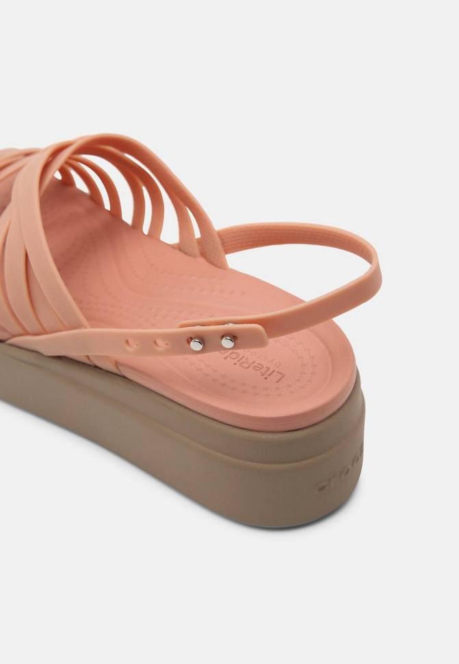 Сандалі жіночі Crocs Brooklyn Strappy р. 42/43 Blossom (17511) - фото 4 Сандалі жіночі Crocs Brooklyn Strappy р. 42/43 Blossom (17511) - фото 4