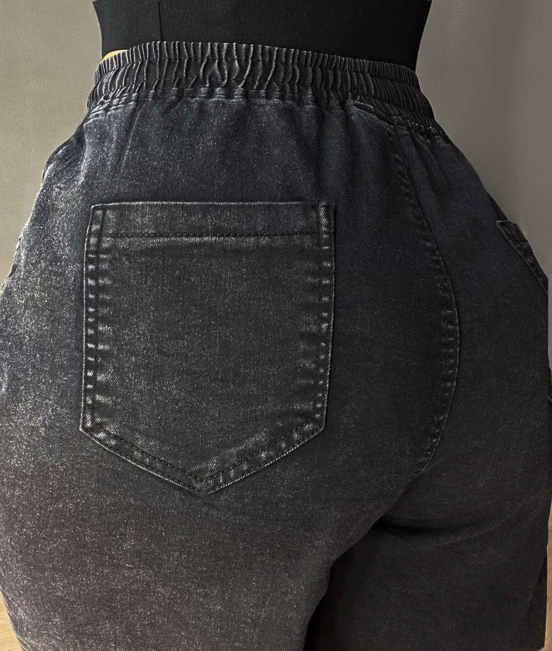 Шорты женские джинсовые Yingguoxiang 9062-1 мом с резинкой на талии и подворотом р. 28 Черный (4299) - фото 8