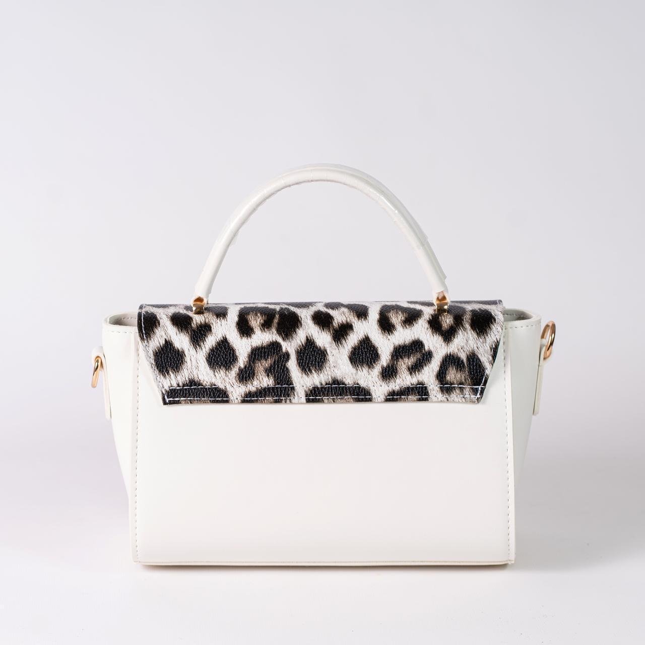 Сумка женская с клапаном леопард XENIA № 38-24 из эко-кожи Белый - фото 4