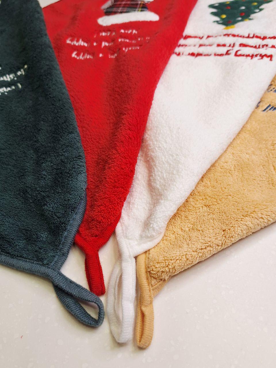 Набір новорічних кухонних серветок Colorful Home 4 шт. з петелькою з мікрофібри 30х30 см (1609) - фото 5 Набір новорічних кухонних серветок Colorful Home 4 шт. з петелькою з мікрофібри 30х30 см (1609) - фото 5