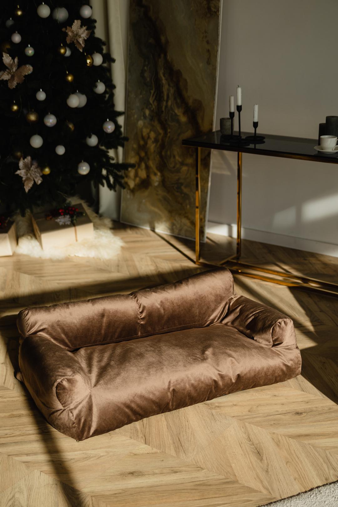 Диванчик-лежанка Incor велюровий для собак та котів 110х60х30 см Коричневий (1106030-2)