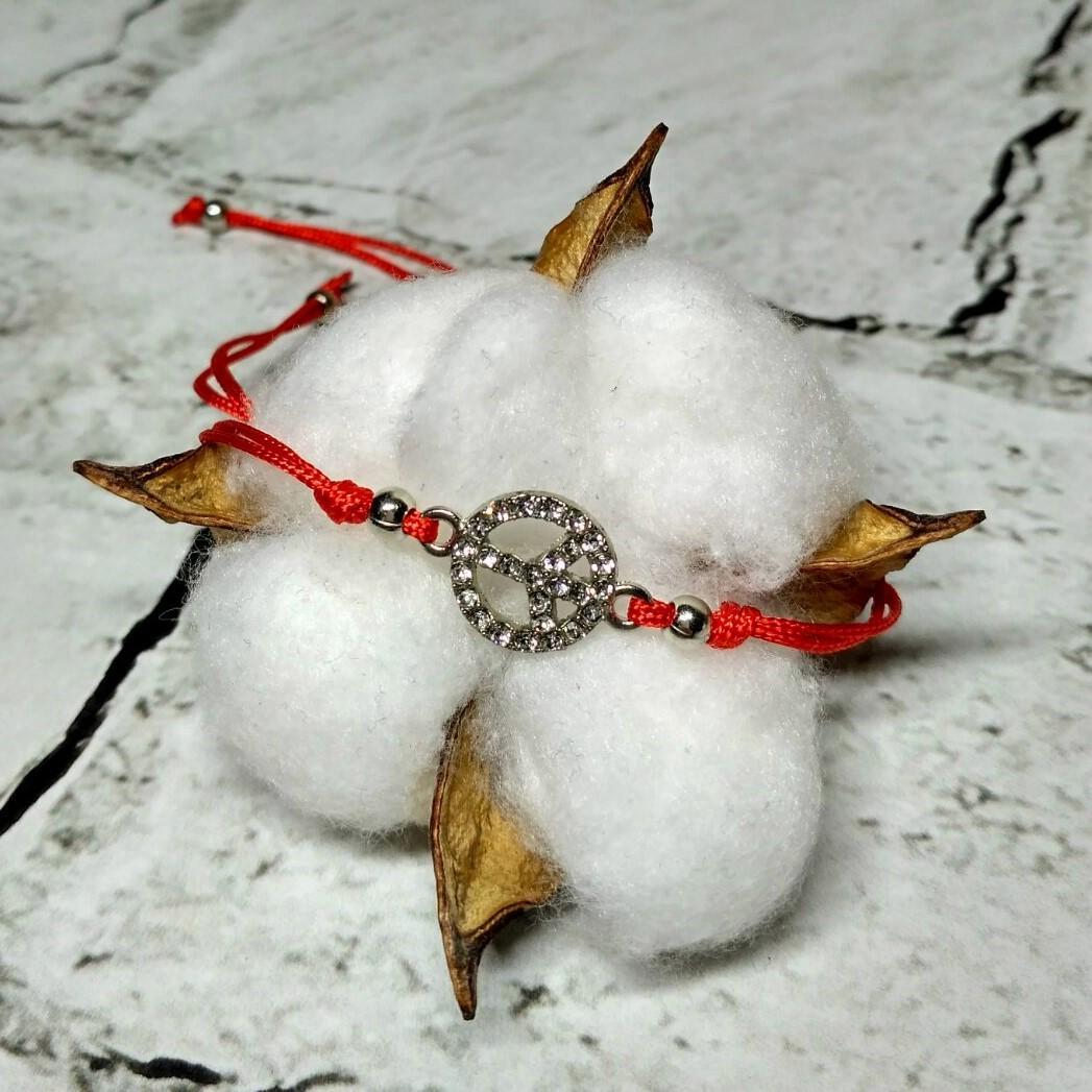 Браслет с красной нитью Пацифик символ мира (3-38-18-12) Браслет с красной нитью Пацифик символ мира (3-38-18-12)