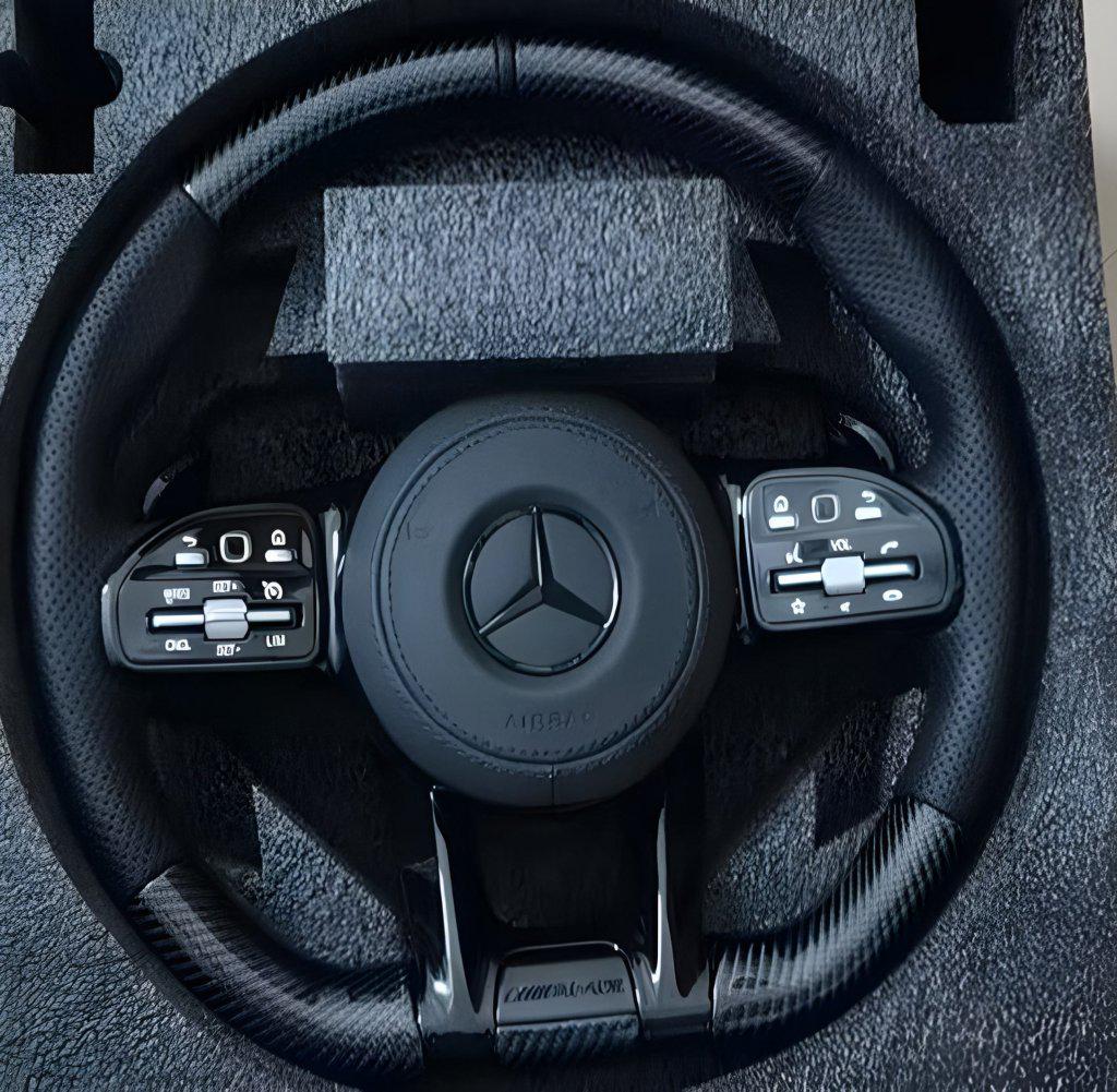 Кермо AMG 2018-Style Карбон чорні кнопки 4pin GBT для Mercedes E-class coupe C238 Чорний