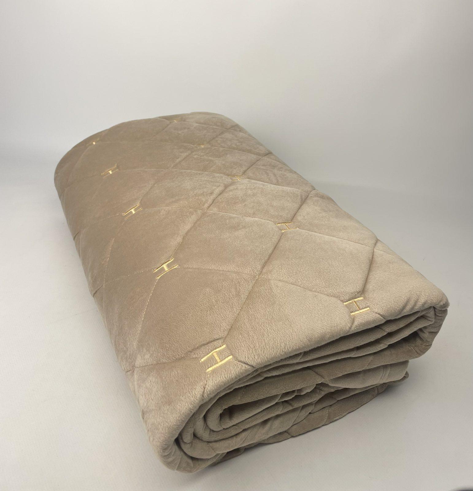 Покривало велюрове AN 16-40 150x230 см Бежевий (CN37601) - фото 1 Покривало велюрове AN 16-40 150x230 см Бежевий (CN37601) - фото 1