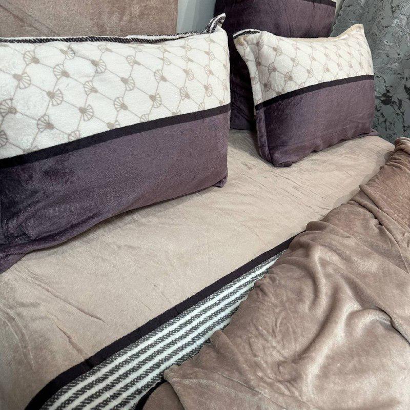 Комплект постельного белья велюровый с рисунком с 4 наволочками евро 200x230 см Фиолетово-кофейный (29225208) - фото 9 Комплект постельного белья велюровый с рисунком с 4 наволочками евро 200x230 см Фиолетово-кофейный (29225208) - фото 9