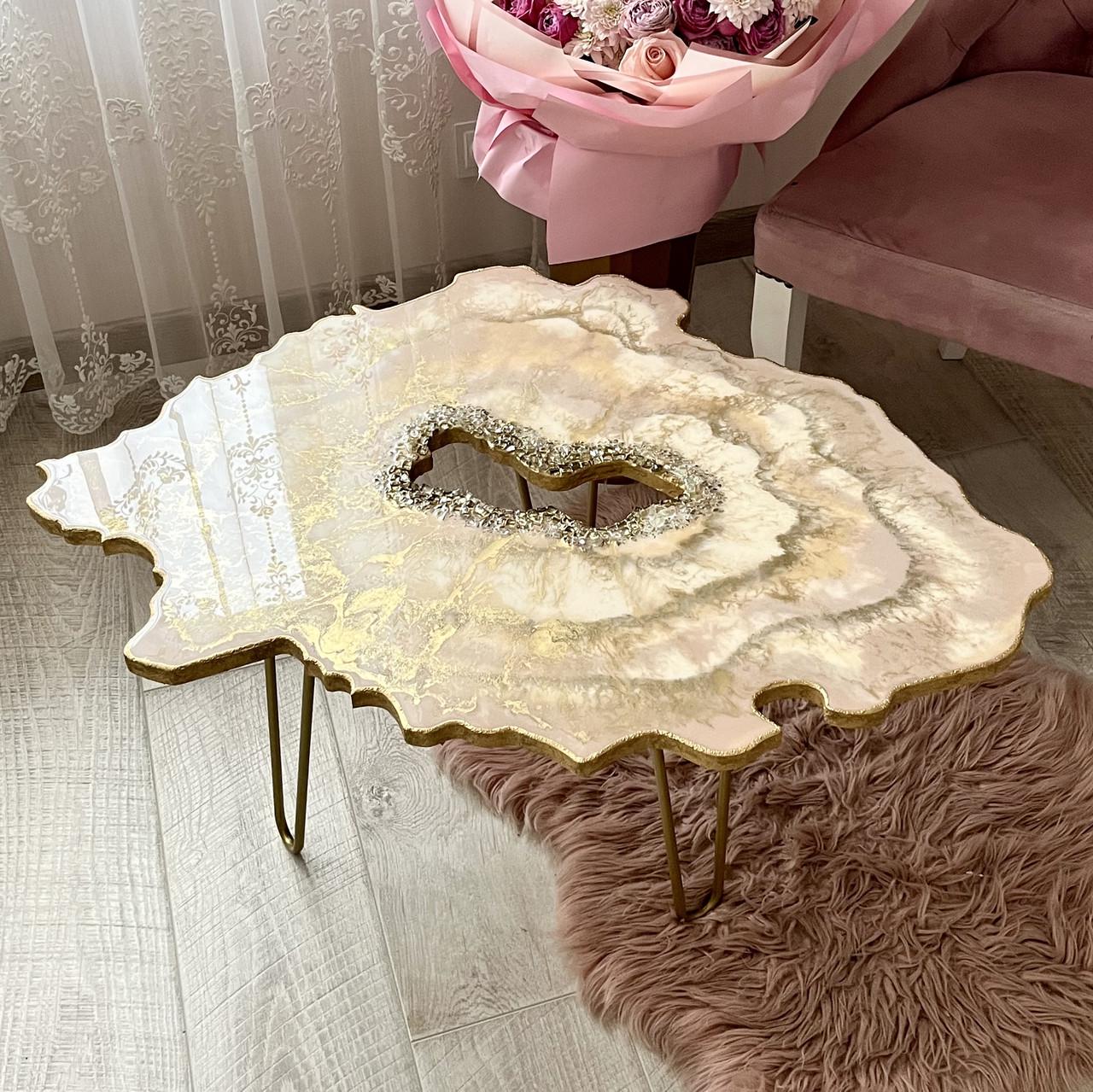 Столик журнальный фигурный из эпоксидной смолы Срез камня 50х30 см