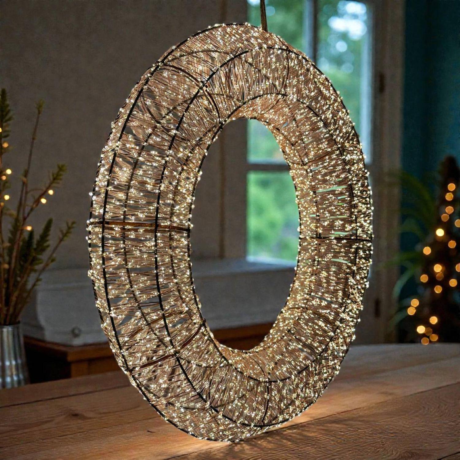 Новогодний венок DecoLUX 75 см 4000LED супер яркий с мягким мерцанием объемный Новогодний венок DecoLUX 75 см 4000LED супер яркий с мягким мерцанием объемный