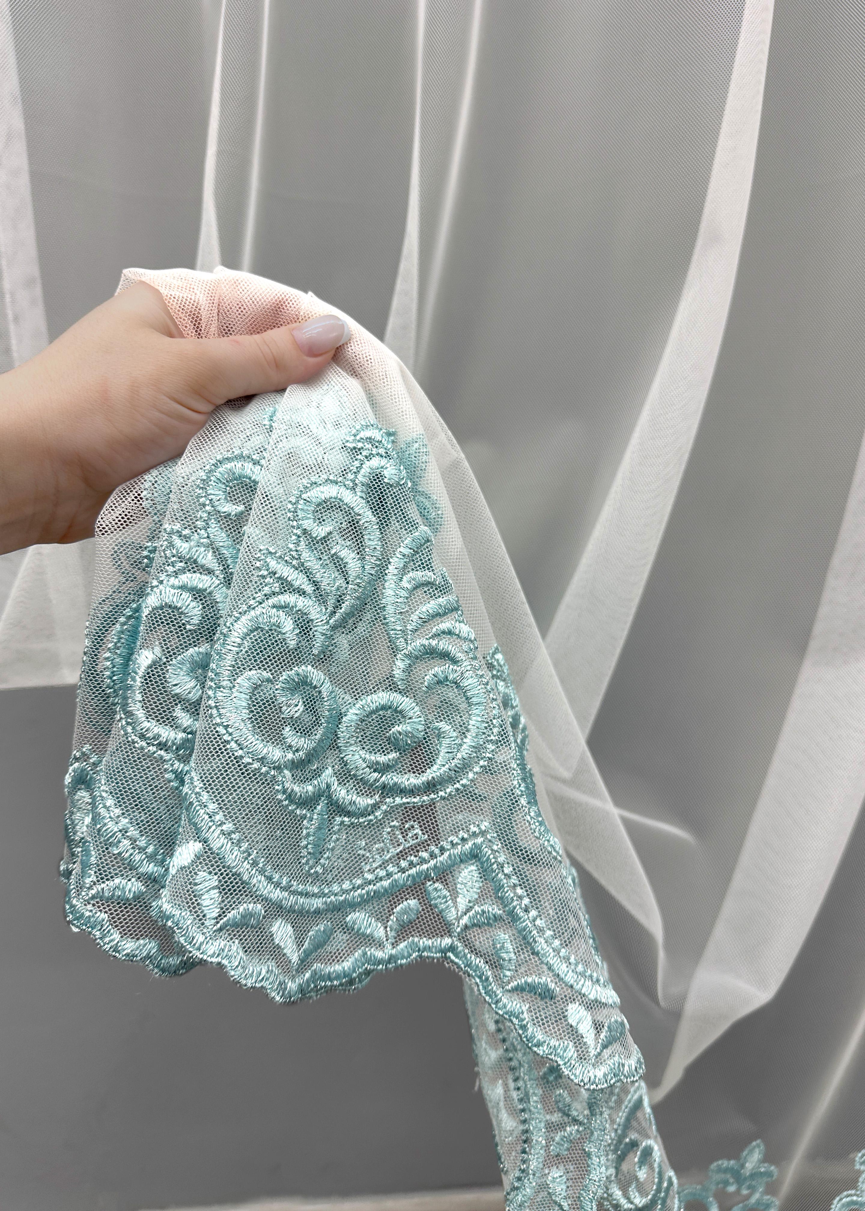 Тюль VR-Textil 1696т Грек-сетка с вышивкой и люрексом 300х270 см Молочный/Бирюзовый (42-0737) - фото 5 Тюль VR-Textil 1696т Грек-сетка с вышивкой и люрексом 300х270 см Молочный/Бирюзовый (42-0737) - фото 5
