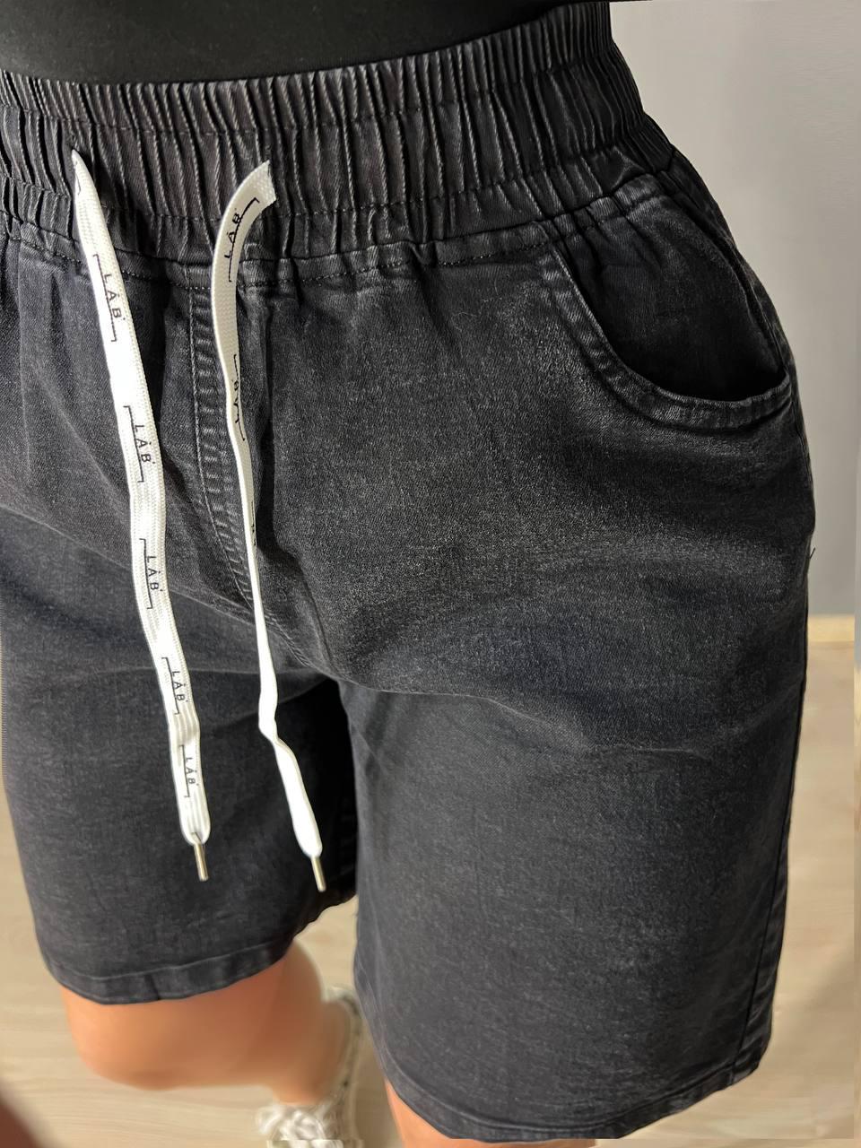 Шорты женские джинсовые Yingguoxiang 9062-1 мом с резинкой на талии и подворотом р. 28 Черный (4299) - фото 4