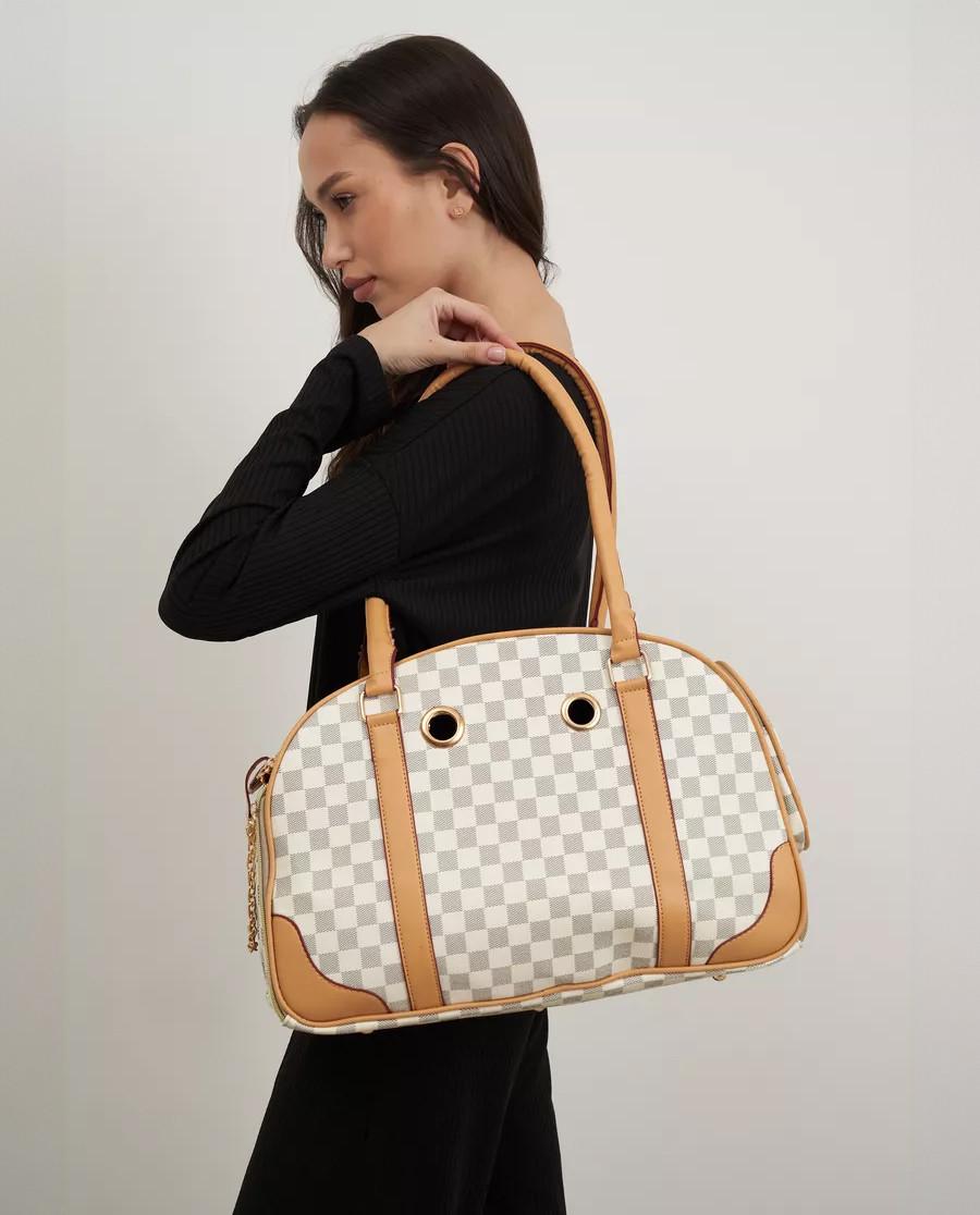 Сумка для переноски домашних питомцев CosmoPet CP-37 43х29х23 см White (3_04941) - фото 4 Сумка для переноски домашних питомцев CosmoPet CP-37 43х29х23 см White (3_04941) - фото 4