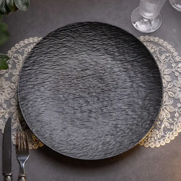 Тарілка сервірувальна для закусок та салатів та основних страв YIWU керамічна 30 см Чорний (147-107-HP-7-726 ) - фото 2 Тарілка сервірувальна для закусок та салатів та основних страв YIWU керамічна 30 см Чорний (147-107-HP-7-726 ) - фото 2