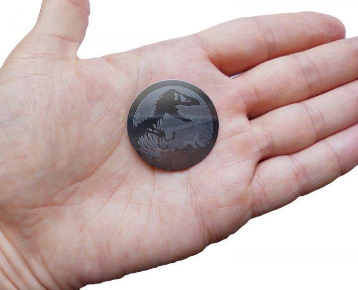 Пластина для магнитного держателя смартфона SUNROZ Jurassic Park 35 мм (A62217) - фото 3 Пластина для магнитного держателя смартфона SUNROZ Jurassic Park 35 мм (A62217) - фото 3