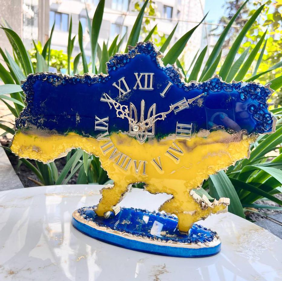 Годинник настільний з епоксидної смоли Карта України 40x27 см