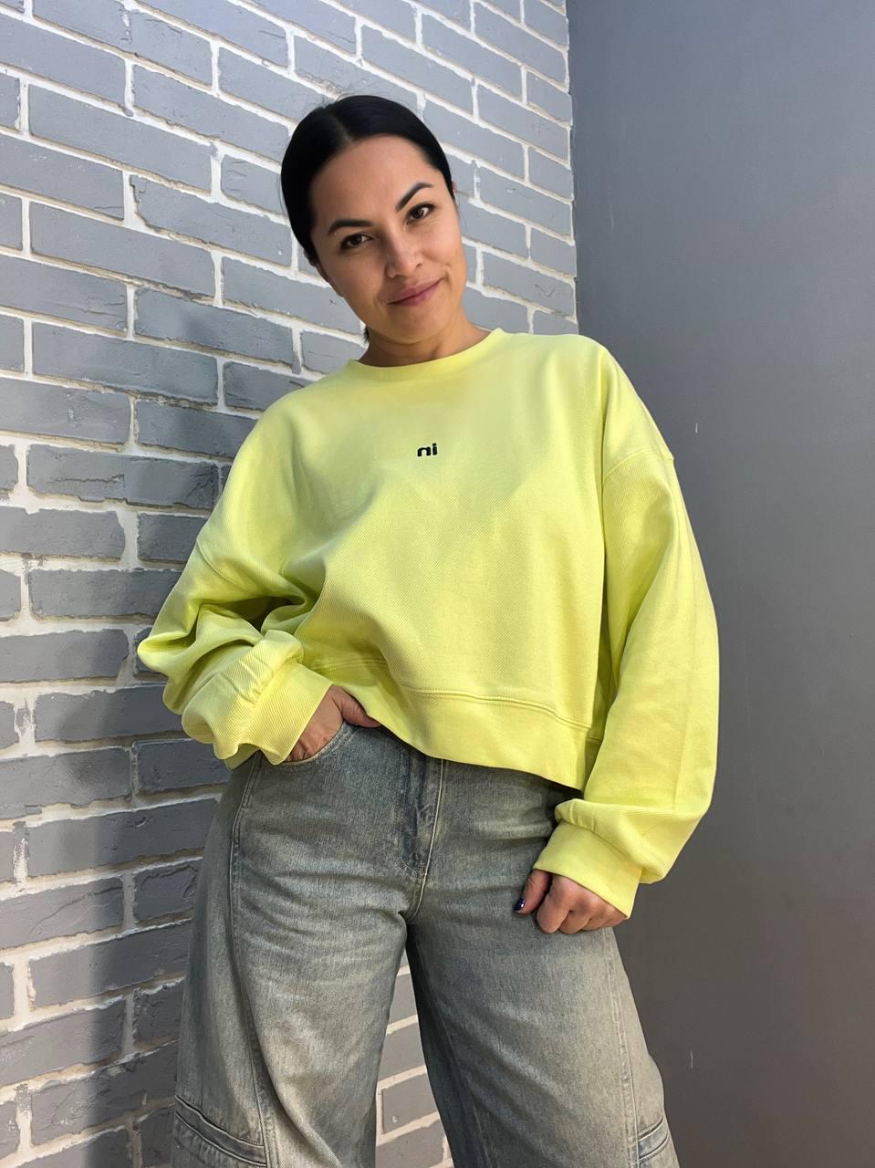 Свитшот женский U S 36918 рубчик диагональ маленькая вышивка in широкий OS Лимонный (1383) - фото 7 Свитшот женский U S 36918 рубчик диагональ маленькая вышивка in широкий OS Лимонный (1383) - фото 7