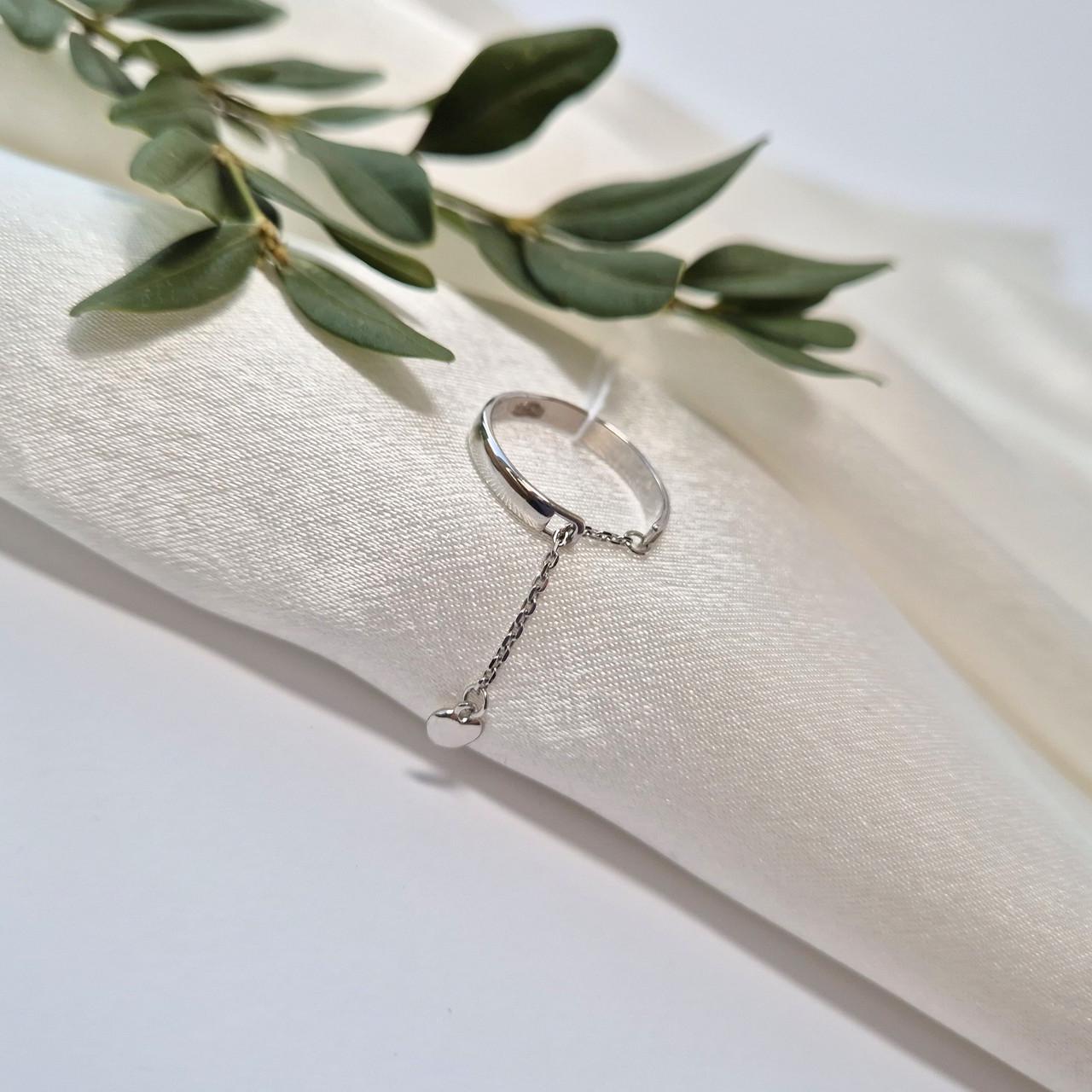 Срібна каблучка із Ланцюжком та Сердечком р. 16,5 925 проби родоване 1,35 г (81767) - фото 3 Срібна каблучка із Ланцюжком та Сердечком р. 16,5 925 проби родоване 1,35 г (81767) - фото 3