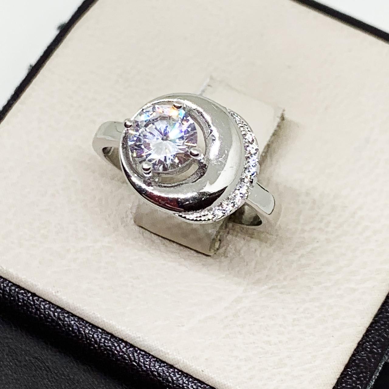 Кольцо серебряное с кубическим цирконием р. 18 4,16 г (1663118786) Кольцо серебряное с кубическим цирконием р. 18 4,16 г (1663118786)