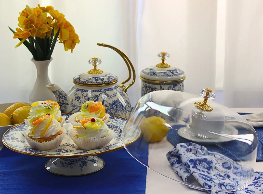 Тортовница эмалированная BUTTERFLY Elmani с крышкой на ножке 30 см - фото 7