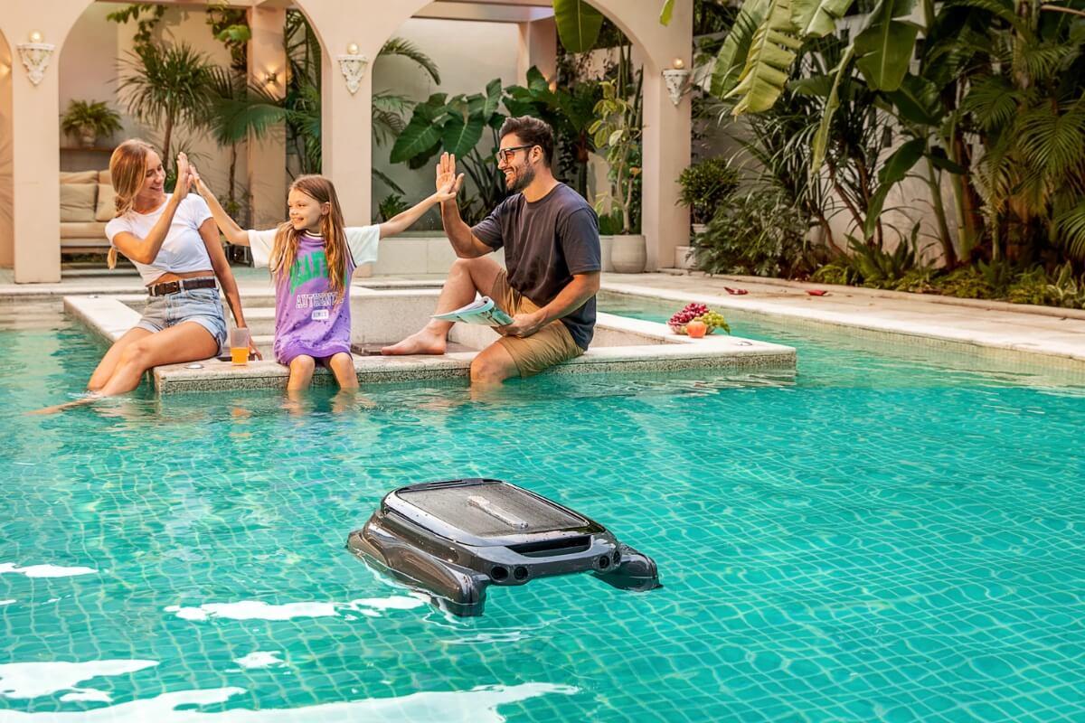 Робот-пылесос Aiper Surfer S1 для поверхности бассейна - фото 3 Робот-пылесос Aiper Surfer S1 для поверхности бассейна - фото 3