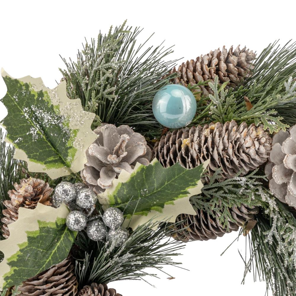 Новорічний вінок для декору Яловий з шишками і кульками з пластику Зелений (147-81-010NF) - фото 2 Новорічний вінок для декору Яловий з шишками і кульками з пластику Зелений (147-81-010NF) - фото 2