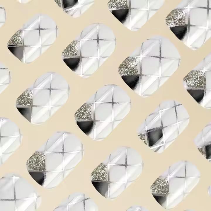 Накладні нігті з дизайном Ромби з клейовими пластинами 24 шт. Білий із сріблястим (2689612528) - фото 6 Накладні нігті з дизайном Ромби з клейовими пластинами 24 шт. Білий із сріблястим (2689612528) - фото 6