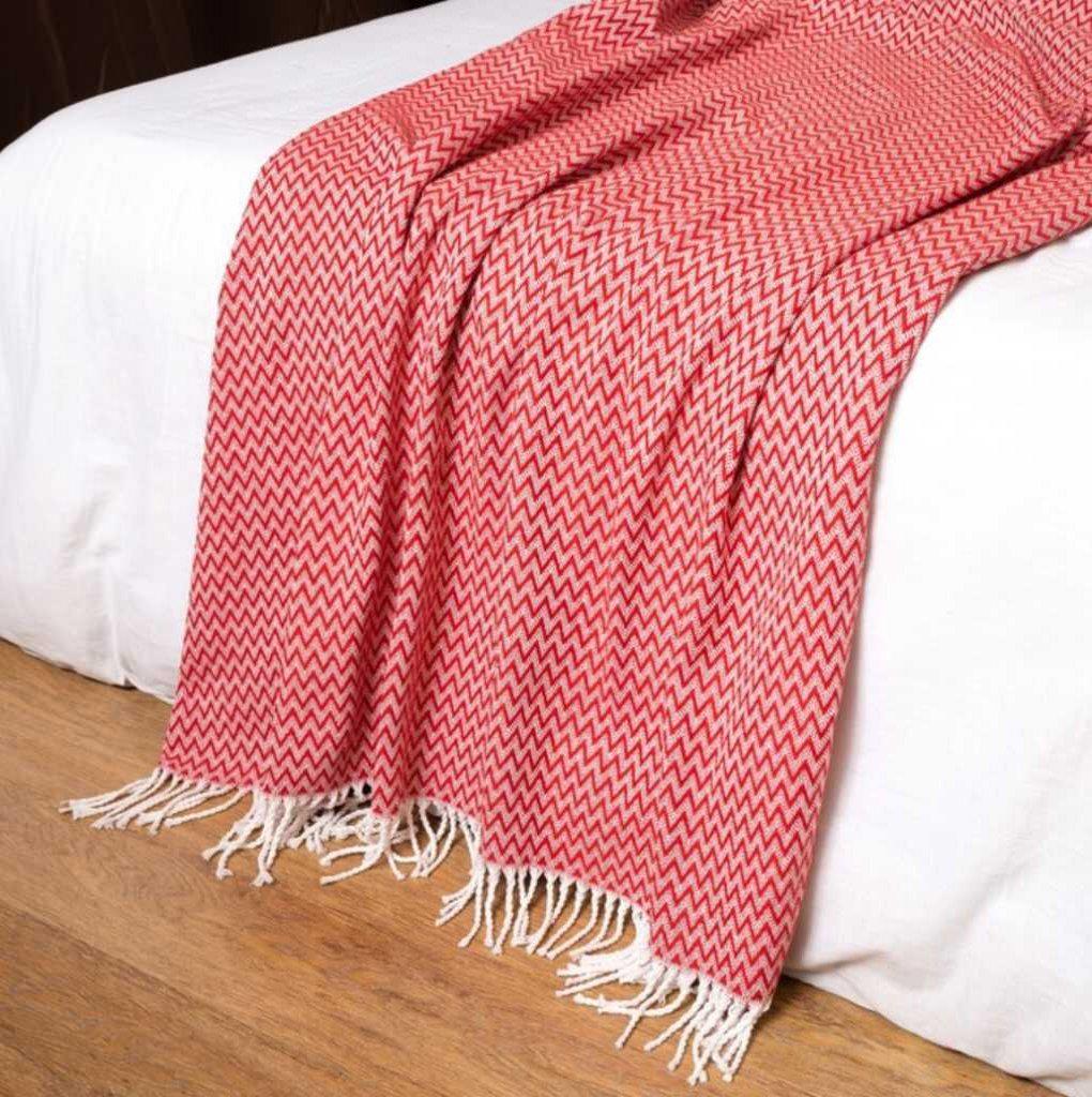 Плед хлопковый Vladi Антонио Валенсия 140х200 см Бело-красный (11acc047) - фото 1 Плед хлопковый Vladi Антонио Валенсия 140х200 см Бело-красный (11acc047) - фото 1