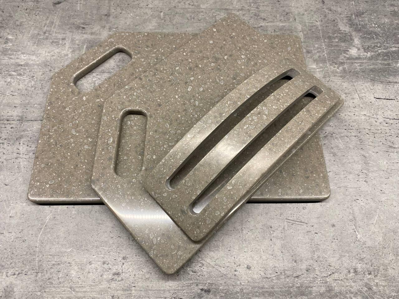 Набор досок кухонных Andromeda из искусственного камня на подставке 2 шт. (211) - фото 3 Набор досок кухонных Andromeda из искусственного камня на подставке 2 шт. (211) - фото 3