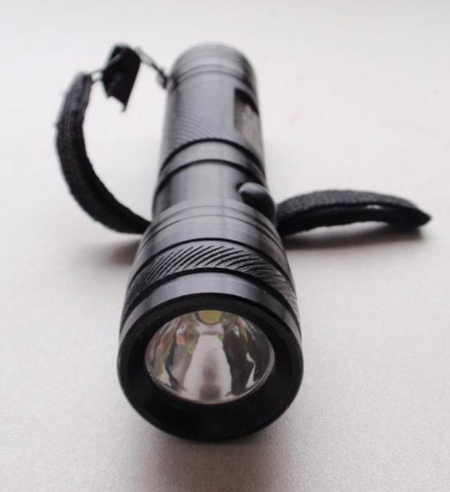 Фонарик Bailong BL 5001-31 на батарейках
