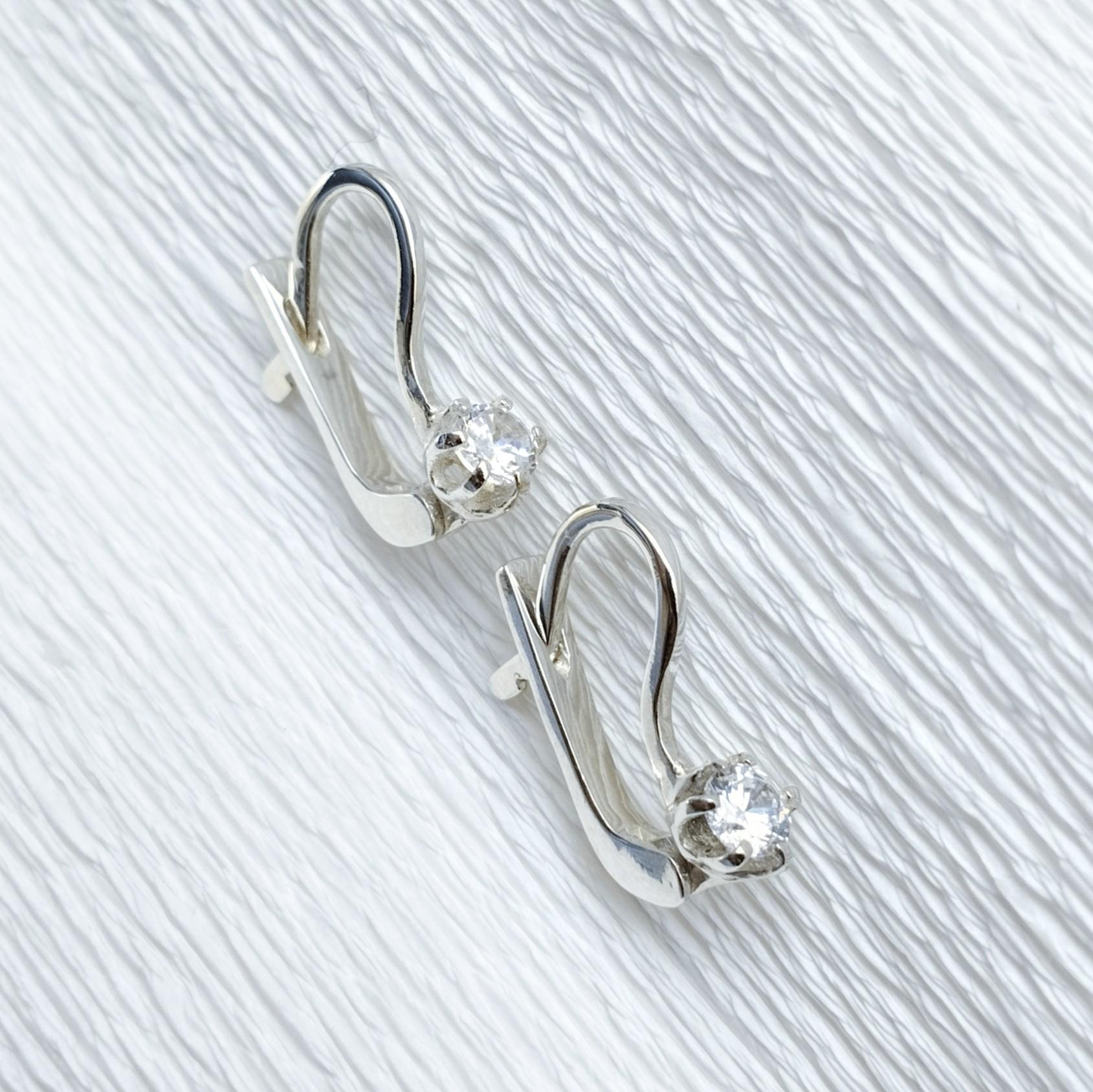 Серебряные серьги с фианитами Комплимент