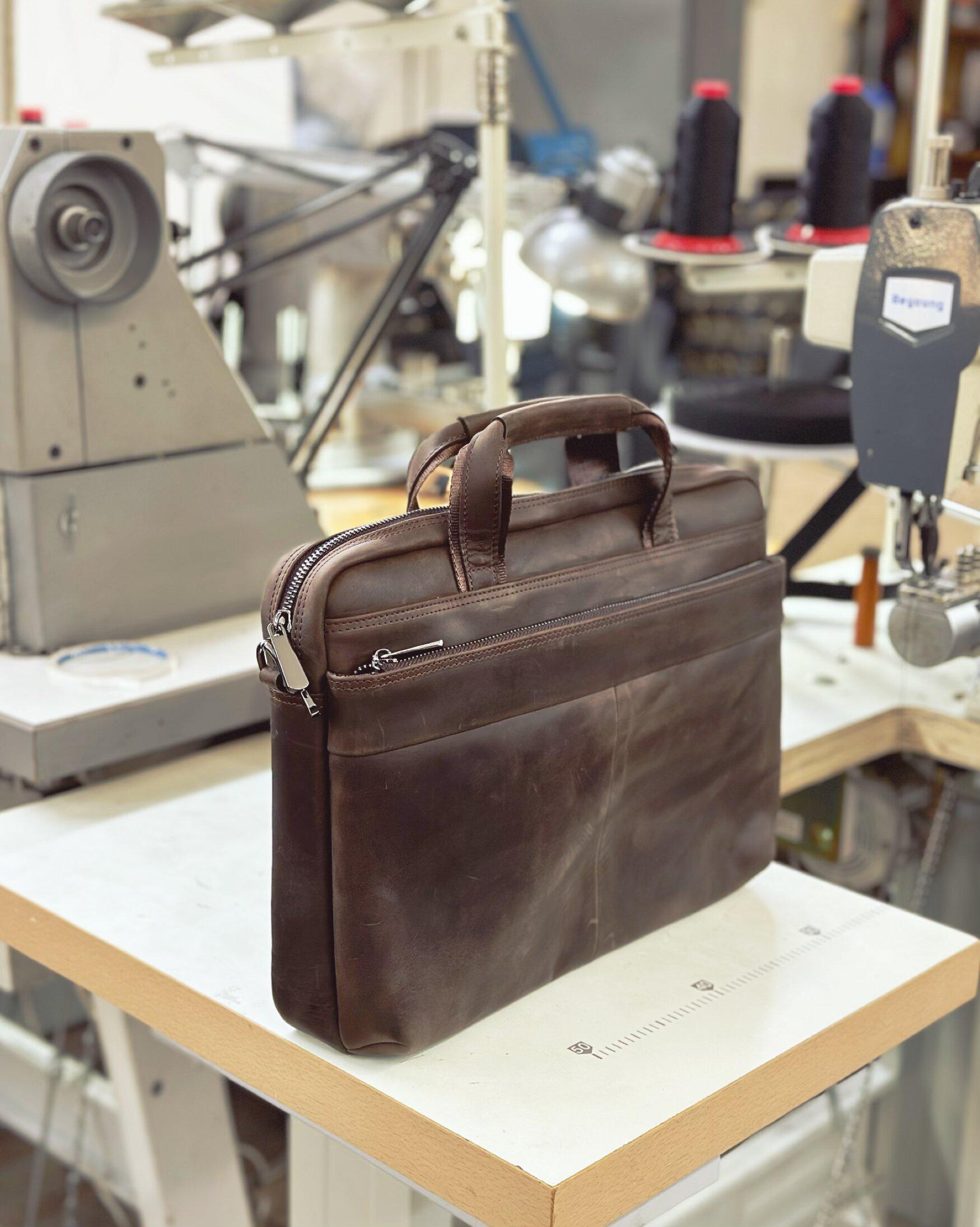 Портфель для ноутбука и документов CH 46 Brown - фото 5 Портфель для ноутбука и документов CH 46 Brown - фото 5