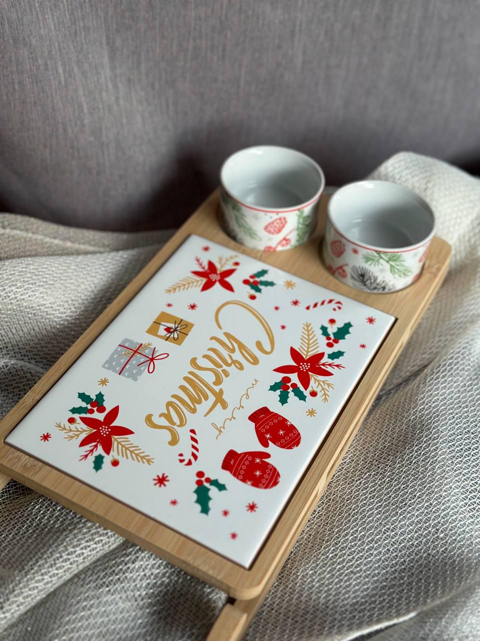 Набір піал новорічних Elisey Сани на бамбуковій підставці 34х17х4 см (16020-005) - фото 3 Набір піал новорічних Elisey Сани на бамбуковій підставці 34х17х4 см (16020-005) - фото 3