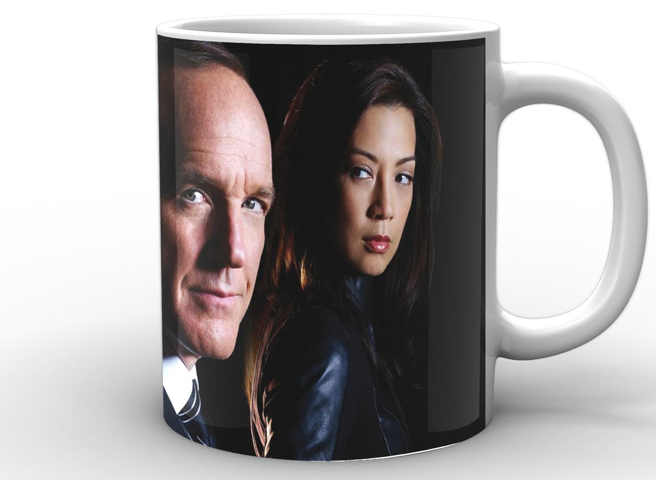 Чашка Geek Land белые Агенты Щ.И.Т Agents of S.H.I.E.L.D. агенты на черном фоне AS.02.001