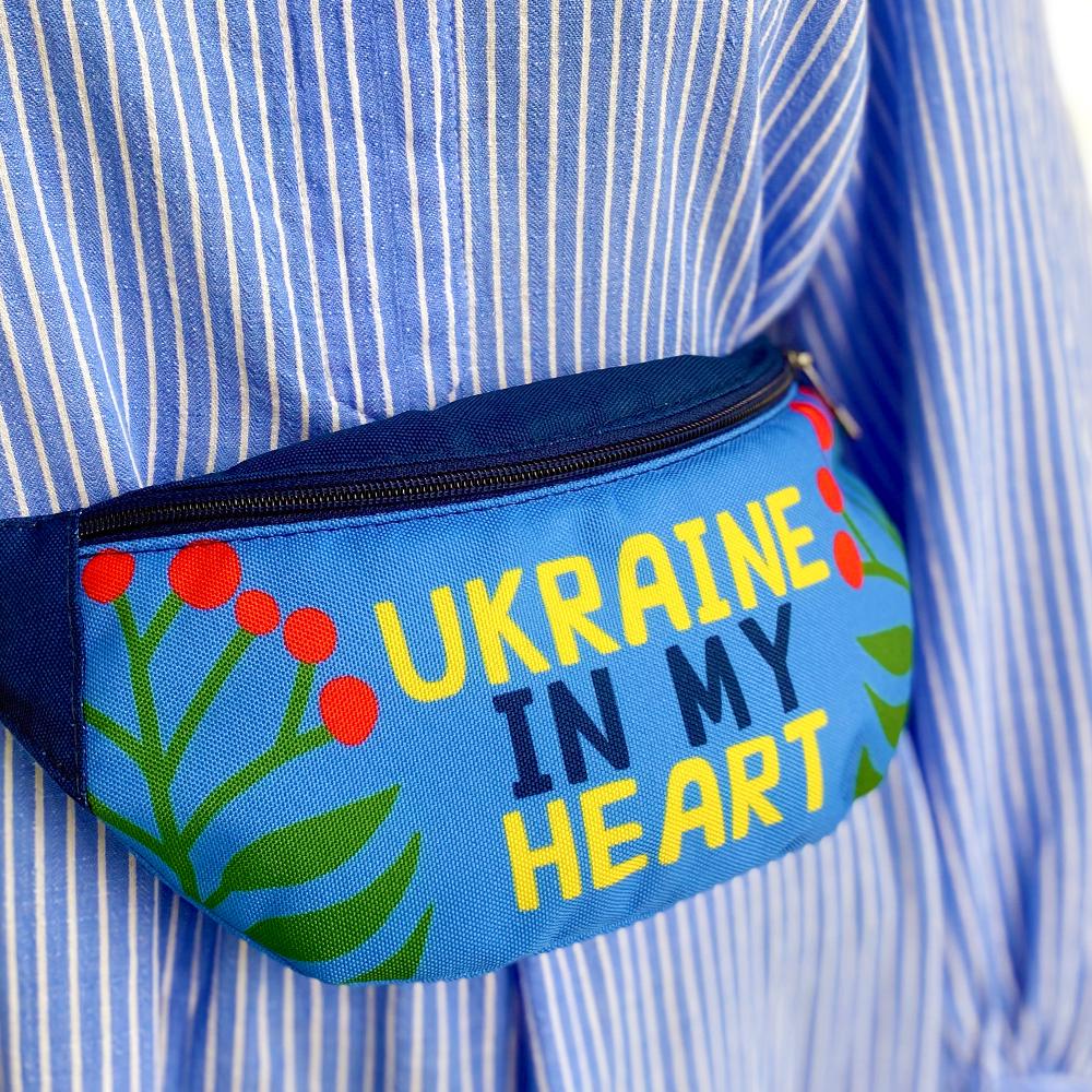 Сумка-бананка через плечо и на пояс Presentville Bumbag Ukraine in my heart 27х16 см Сумка-бананка через плечо и на пояс Presentville Bumbag Ukraine in my heart 27х16 см
