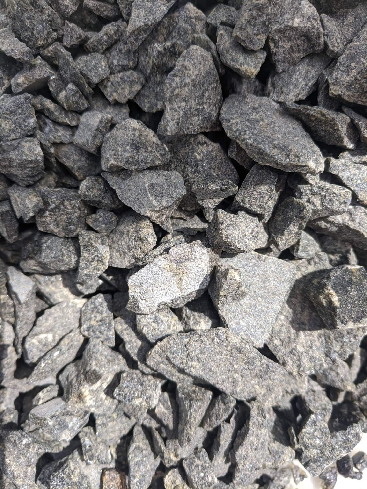 Крошка для декорации 5-15 мм 10 кг Черный