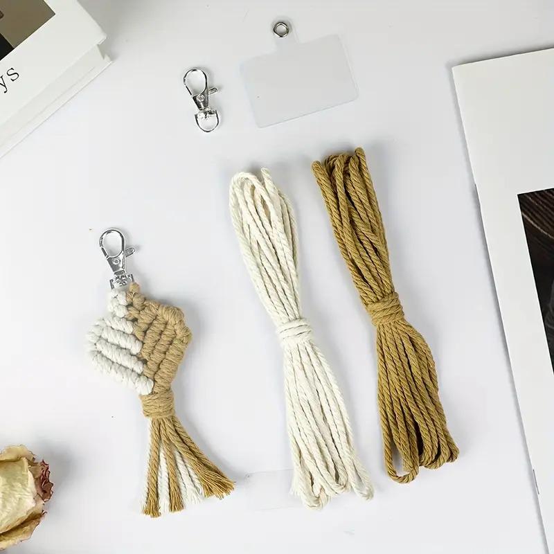 Набор макраме для рукоделия для ручного вязания брелока для ключей и аксессуаров 15х5 см Коричневый с белым