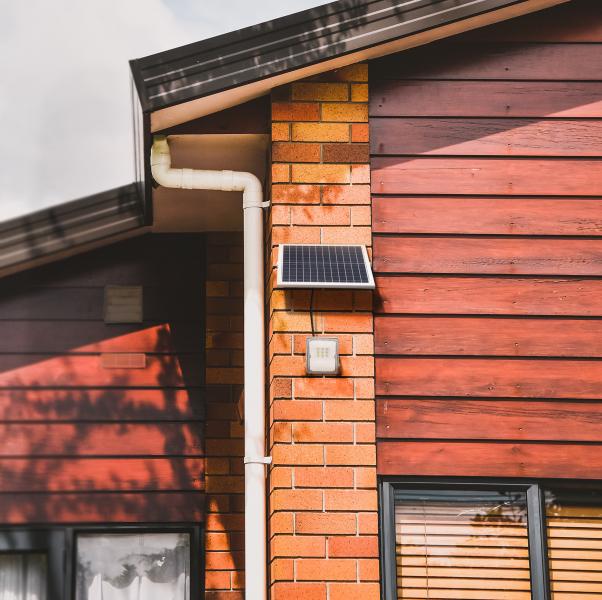 Прожектор автономный Videx LED 600Lm 5000K сенсорный (VLE-FSO-205-S) - фото 7 Прожектор автономный Videx LED 600Lm 5000K сенсорный (VLE-FSO-205-S) - фото 7