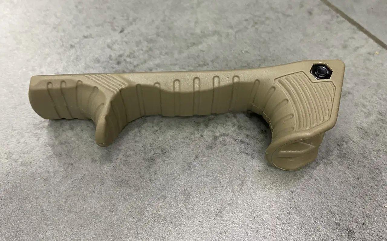 Рукоятка переноса огня DLG Tactical DLG-159 на Picatinny упор на цевье Койот (241857) - фото 3 Рукоятка переноса огня DLG Tactical DLG-159 на Picatinny упор на цевье Койот (241857) - фото 3