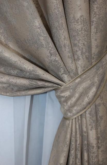 Комплект штор на люверсах Sultan YL жаккард 1,5х2,5 м 2 шт. Бежево-сірий (1208ш) - фото 2 Комплект штор на люверсах Sultan YL жаккард 1,5х2,5 м 2 шт. Бежево-сірий (1208ш) - фото 2