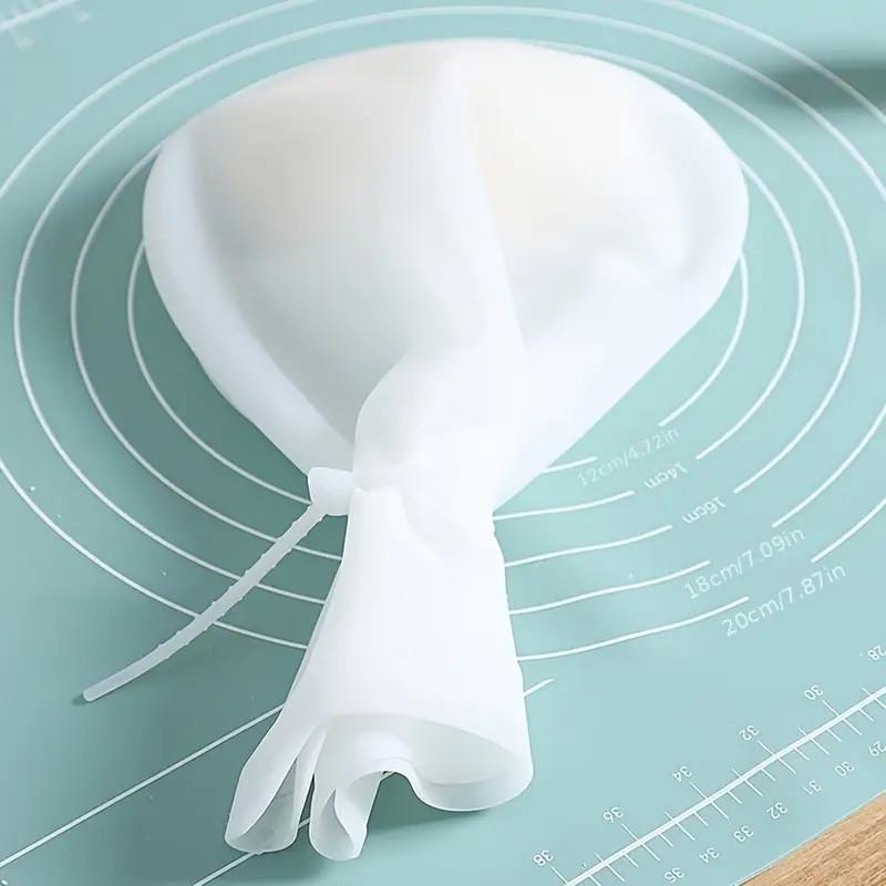 Мішок силіконовий для замішування тіста із затискачем 20х30 см - фото 3 Мішок силіконовий для замішування тіста із затискачем 20х30 см - фото 3