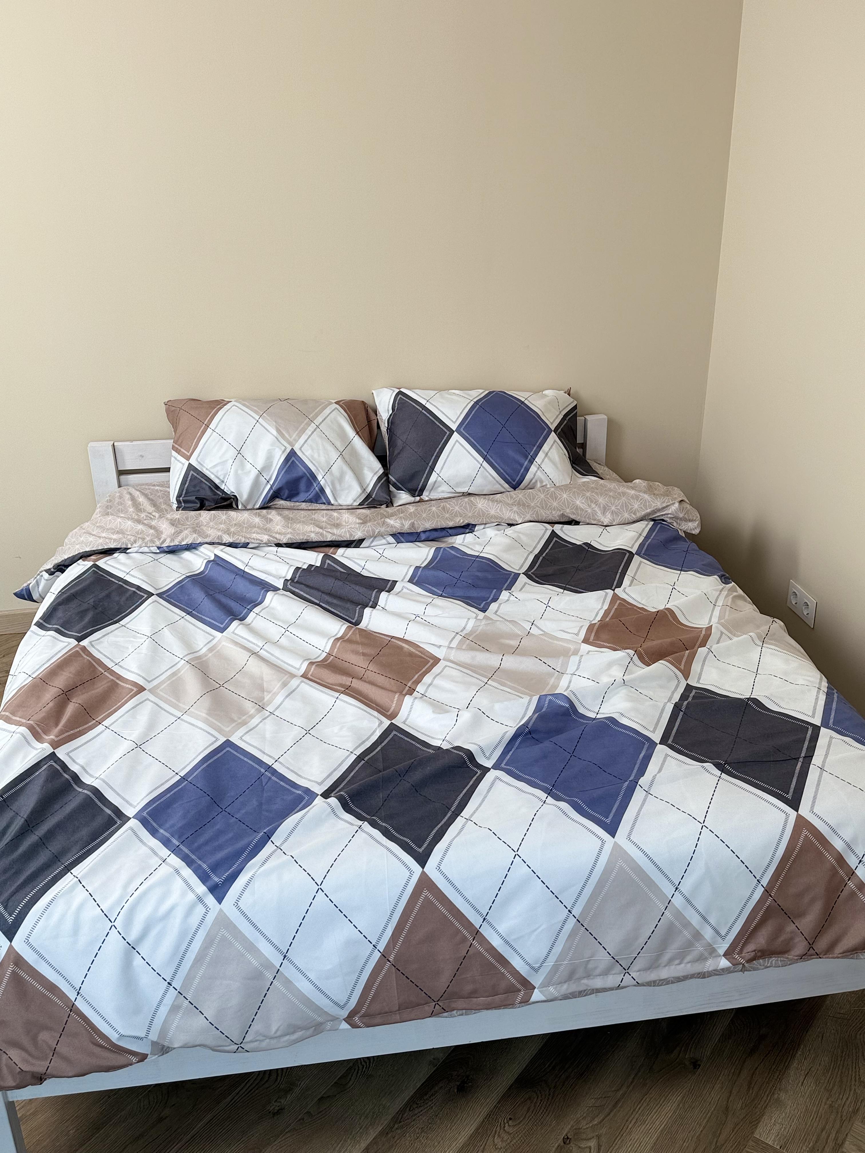 Комплект постельного белья на резинке Мозаика сатин семейный/наволочки 50х70/70х70 см (7031)