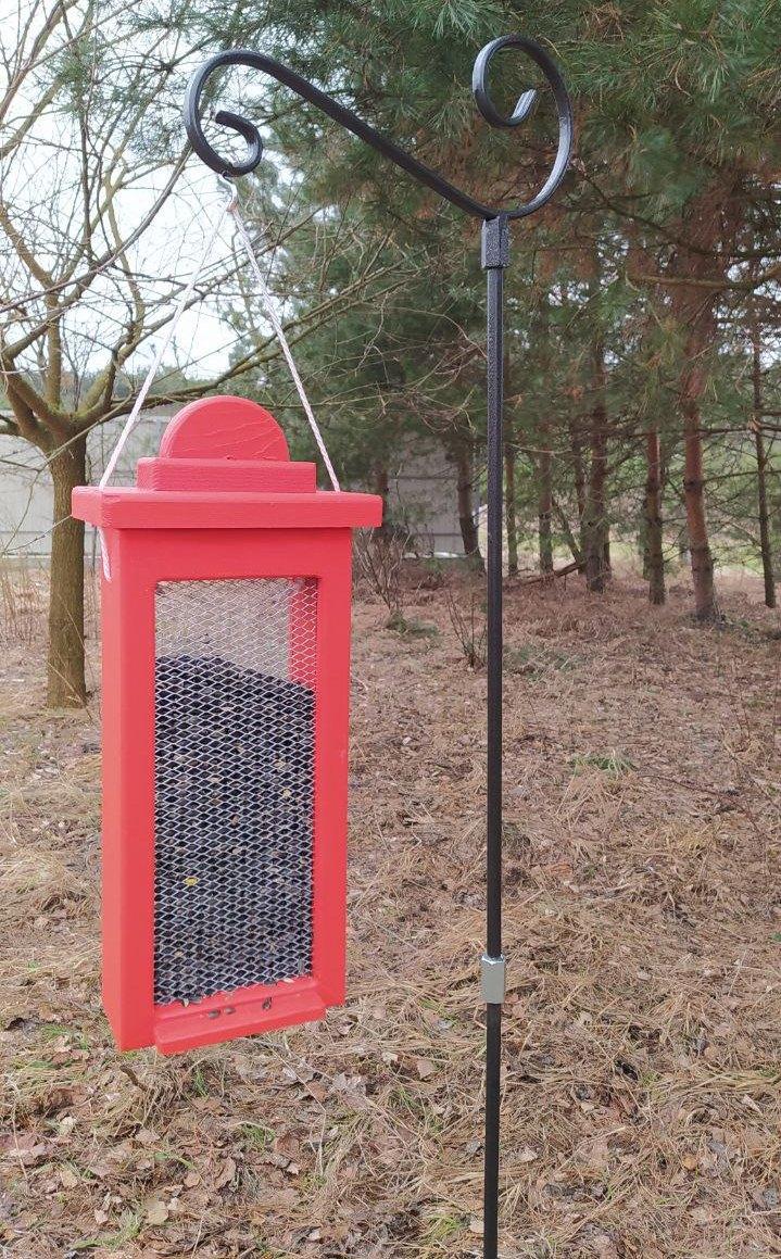 Кормушка для птиц подвесная Эйрен бункерного типа из соснового дерева 40х18х11 см Арбуз - фото 3 Кормушка для птиц подвесная Эйрен бункерного типа из соснового дерева 40х18х11 см Арбуз - фото 3