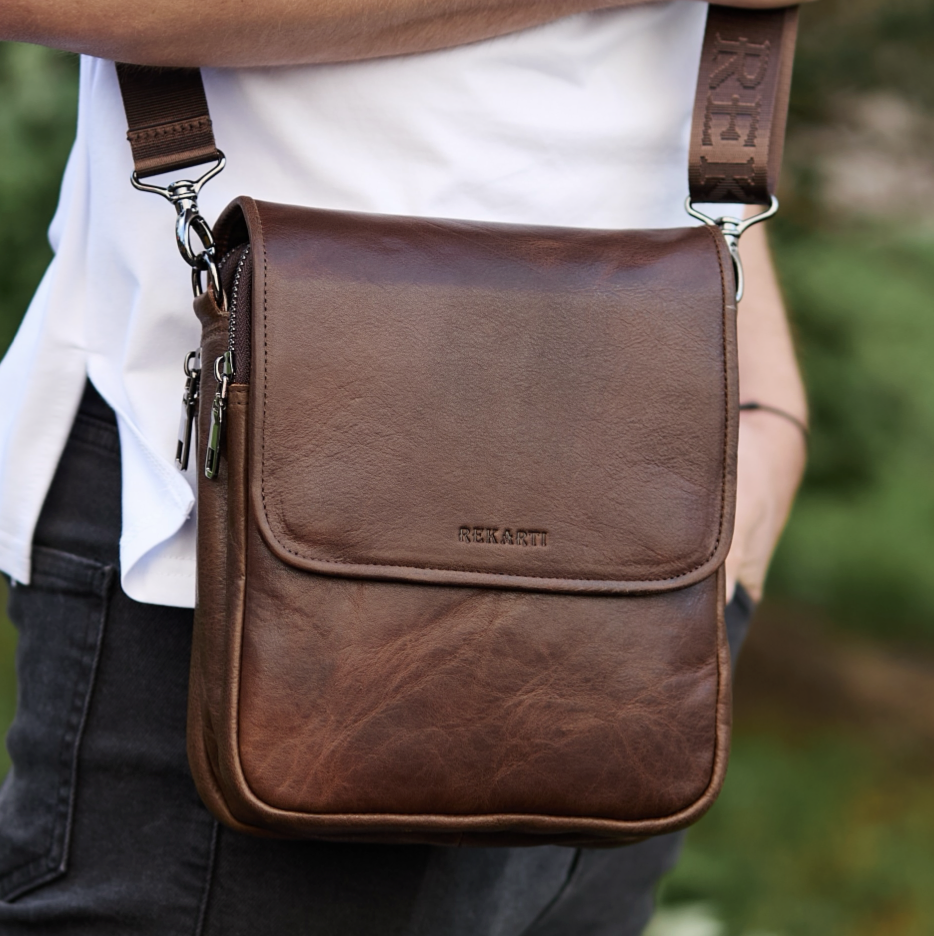 Сумка-мессенджер мужская Tiding Bag через плечо с клапаном натуральная кожа 24х20х6 см Коричневый (61678)